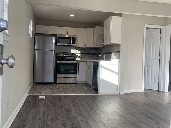 4th image of 2715 W 42nd Ave #4205