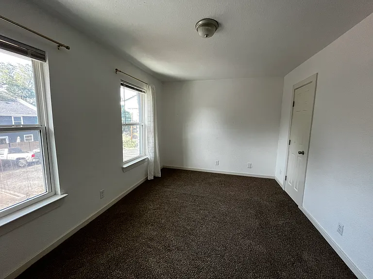 6211 Manor Rd #115 — Photo 21