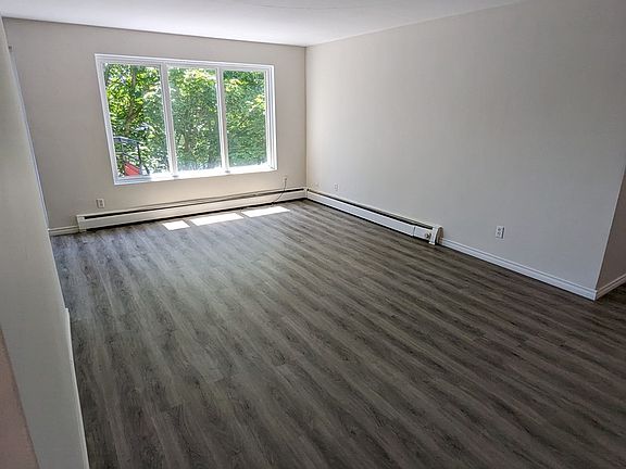 3rd image of 236 Louisa St #9B