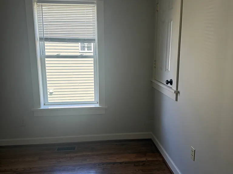 121 N Queen St #3 — Photo 5