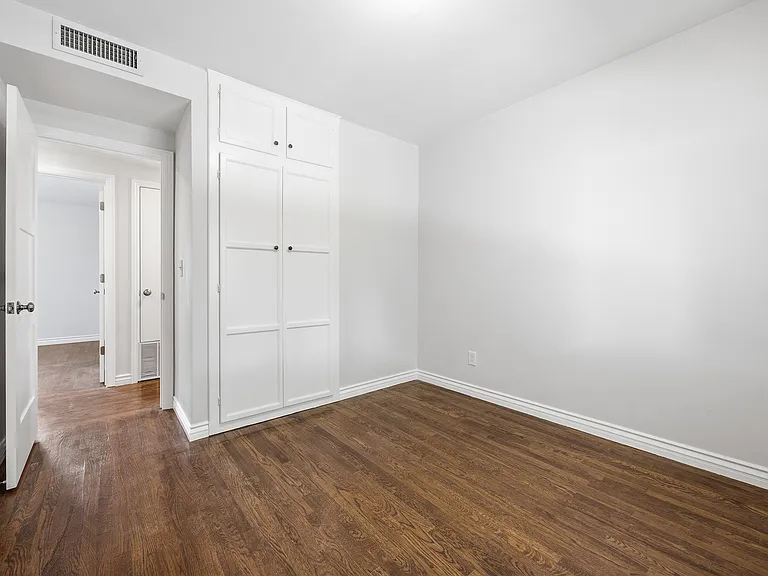 225 N Orchard Ave — Photo 18