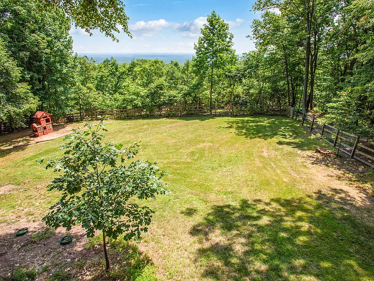 1619 Summit Dr — Photo 41