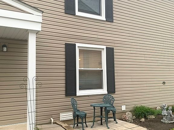2nd image of 477 Sidney Ave Unit B