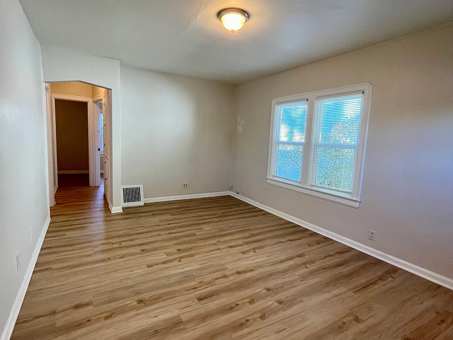 717 Cottage St NE — Photo 2