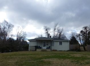 806 Hillmoor Dr, Johnson City, TN 37601