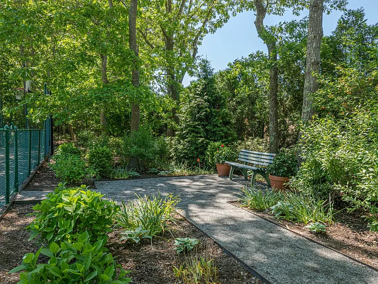 34 Elizabeth Ln — Photo 30