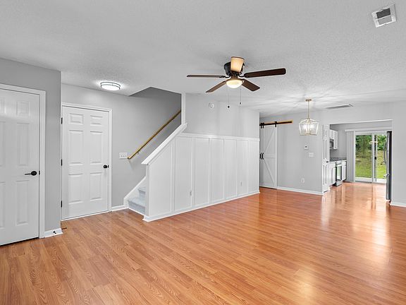 5th image of 433 Cape Jasmine Way