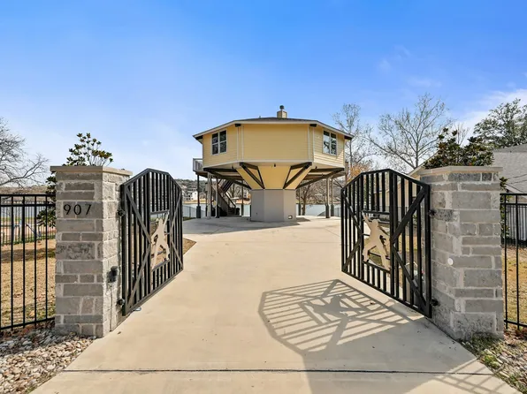 907 Lakeshore Dr, Marble Falls, TX 78654