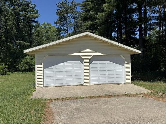 3rd image of W13940 BEECHNUT AVENUE