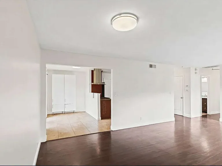 3020 Deseret Dr — Photo 4