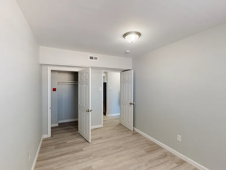910 Gateway Blvd — Photo 19