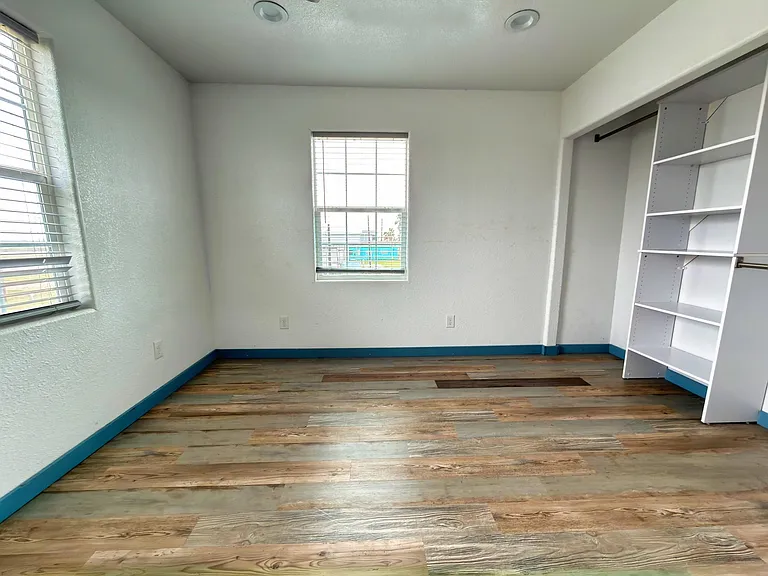26314 FM 457 — Photo 11