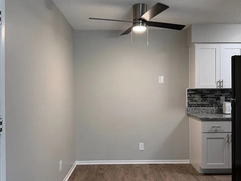 Bellevue Hills — Photo 12