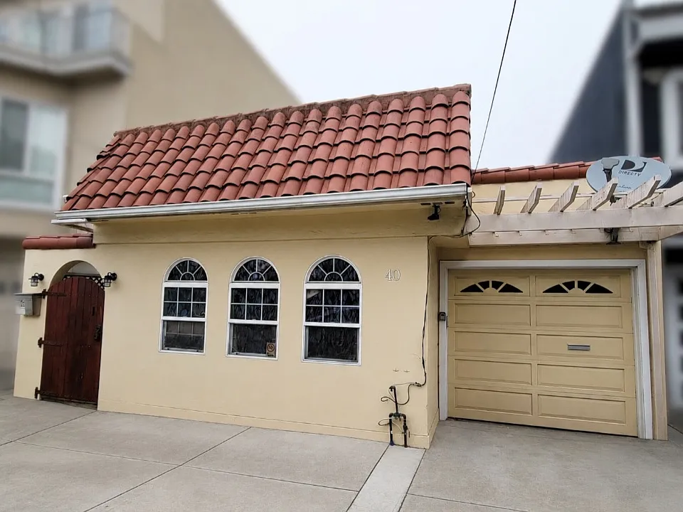 40 Niantic Ave