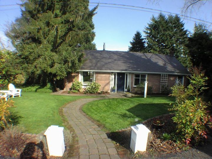 1st image of 18468 Viking Way NW