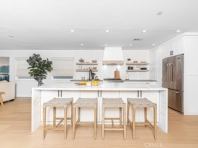 947 W Balboa Blvd — Photo 7