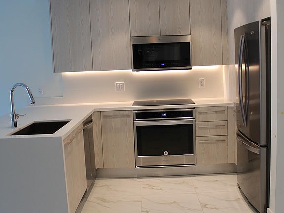 2nd image of 302-2000 Metropica Way #302