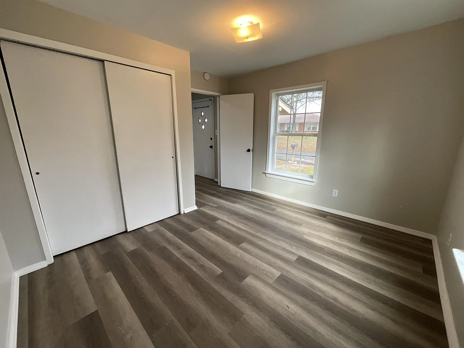 405 Beard Street - 1 — Photo 3