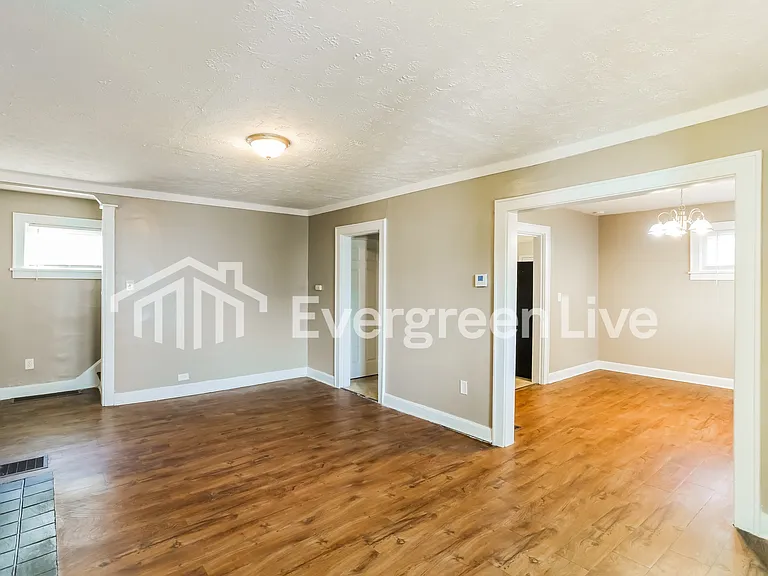 731 Malvern Ave — Photo 5