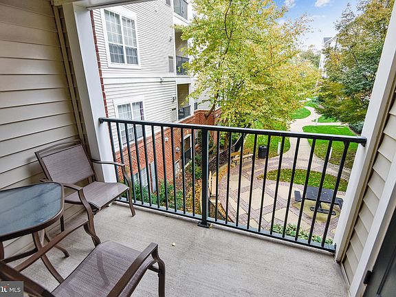 5th image of 4854 Eisenhower Ave Unit 243