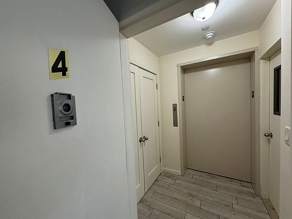 3rd image of 2961 Brighton 3 St #4