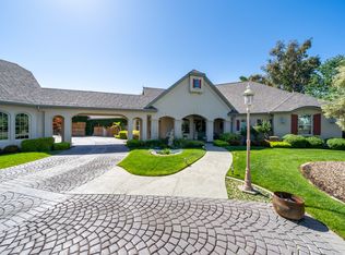 2590 Crescent Moon Ct, Redding, CA 96001