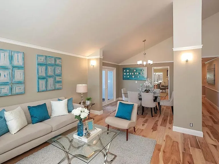 1127 Blythe St — Photo 4