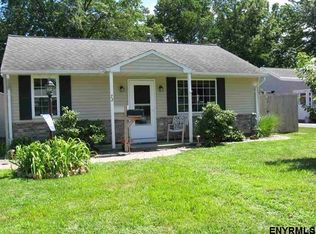 72 Miracle Ln, Loudonville, NY 12211