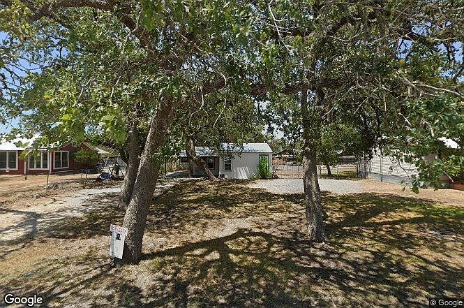 2nd image of 307 Post Oak St