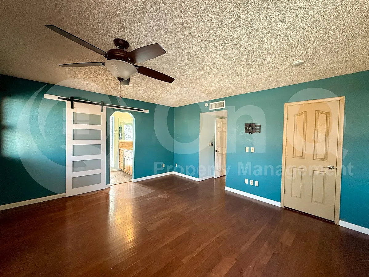 4 bed, 2.0 bath, 1857 sqft, $2,699 — Photo 3