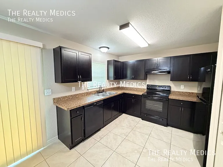 4864 SE 137th Pl — Photo 5