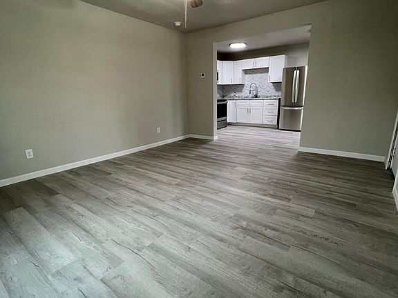 3rd image of 647 E Live Oak