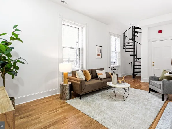 306 S 10th St APT C, Philadelphia, PA 19107