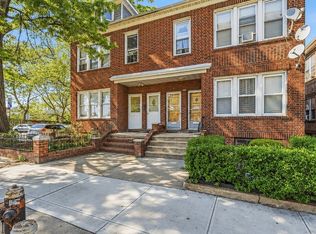 7003 37th Ave, Flushing, NY 11372