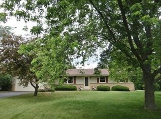 5540 Brookhaven Dr, Racine, WI 53406