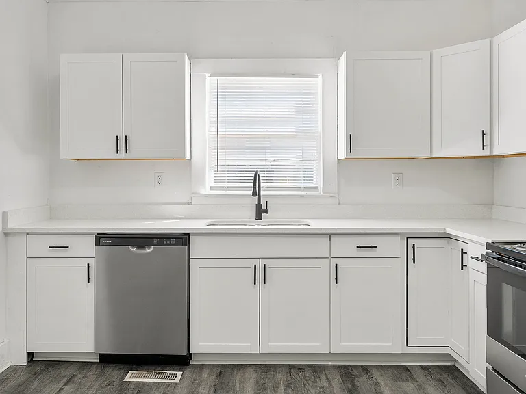 503 Hayes St — Photo 3