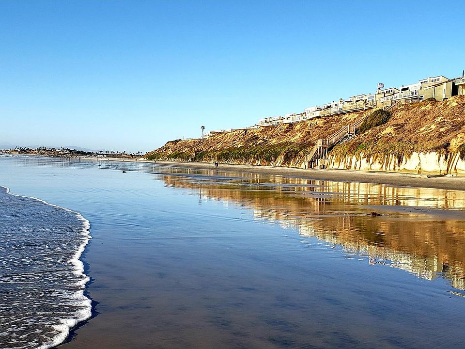 Sea Bluffe offers private stairs to the beach