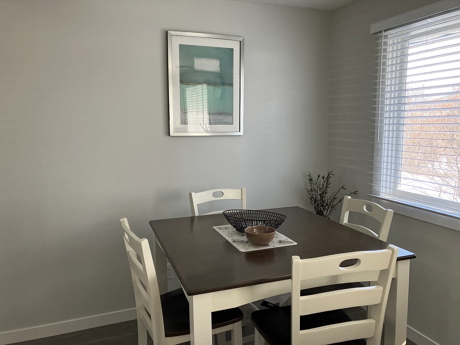 5 bed, 2.5 bath, 1160 sqft, $4,495 — Photo 3
