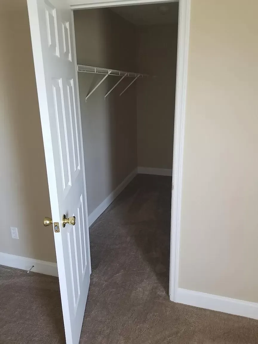 630 Hampton Way — Photo 4