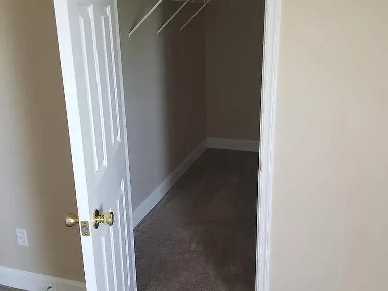 630 Hampton Way — Photo 4