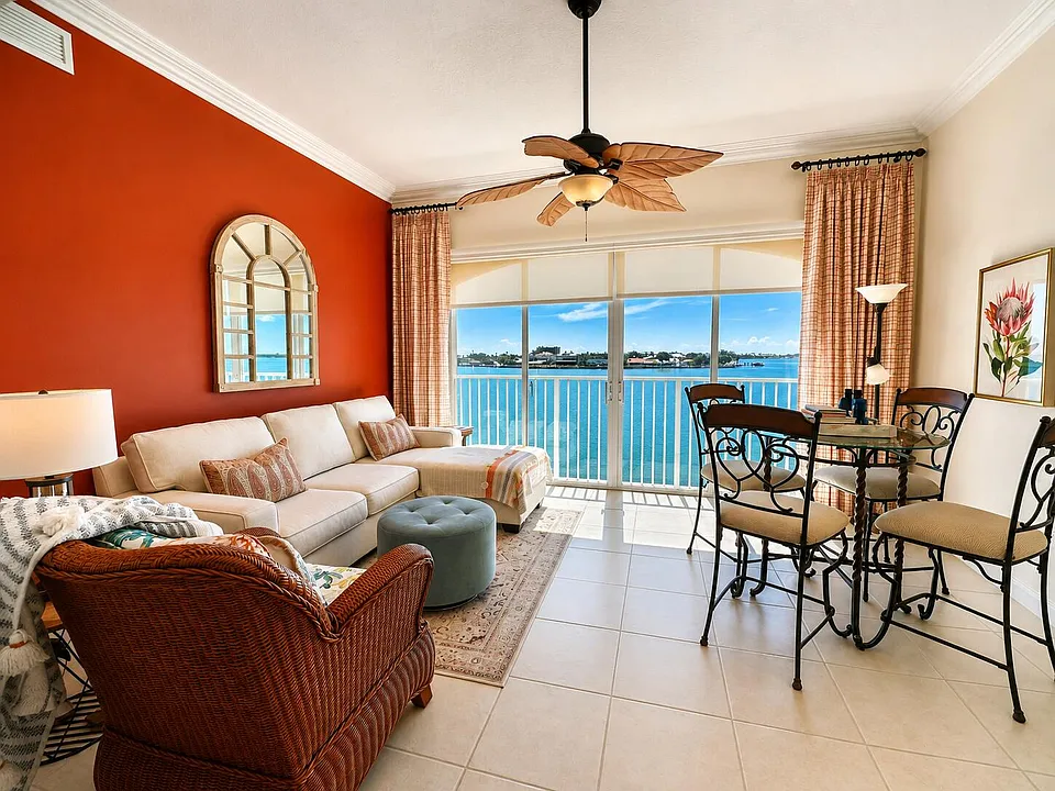 3 Harbour Isle Dr E #303