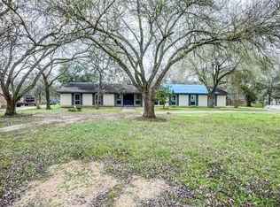 9 Robinhood Ln, Richwood, TX 77531