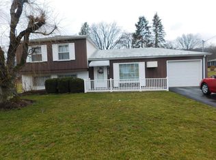308 Summit Dr, Lewistown, PA 17044