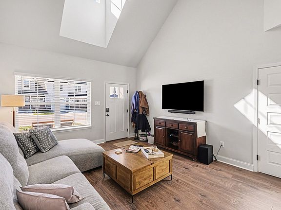 5th image of 510 Rohan Dr