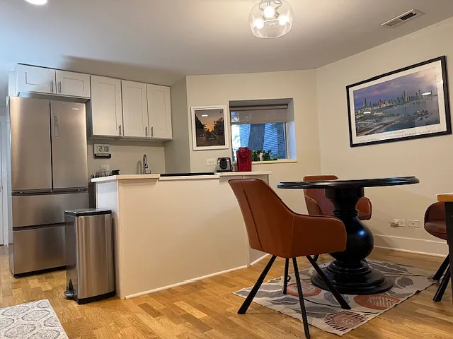 1454 W Farragut Ave — Photo 14