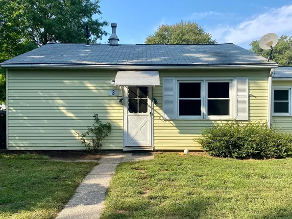 3 Hayes Rd, Windsor Locks, CT 06096