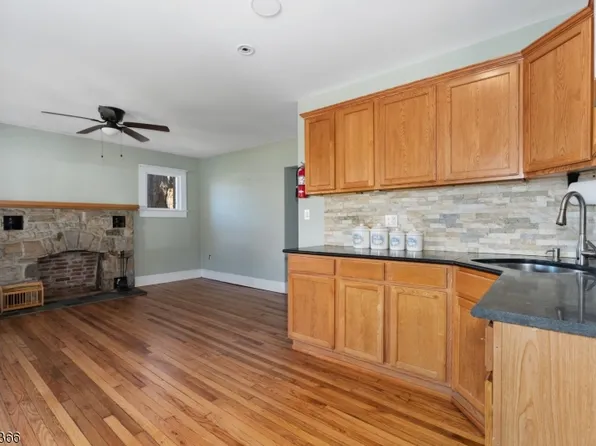 17 Loomis Ave, Sussex Boro, NJ 07461