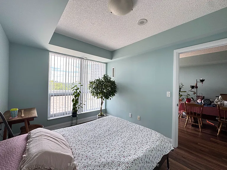 18 Graydon Hall Dr #301 — Photo 7