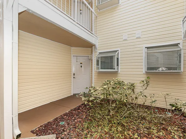 1800 Charlesmont Dr APT 97, Indialantic, FL 32903