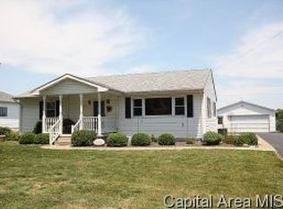 404 N Grand Ave, Auburn, IL 62615